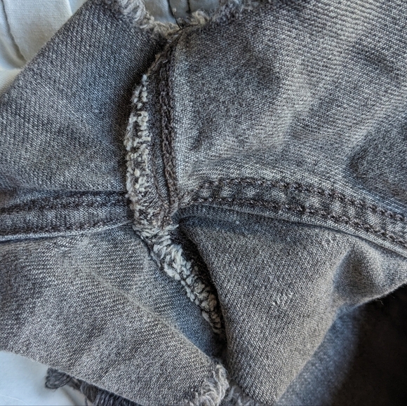 Levi's Premium Faded Black High Rise 501 Jean Cutoffs Shorts Size 25 Button Fly - Picture 12 of 13